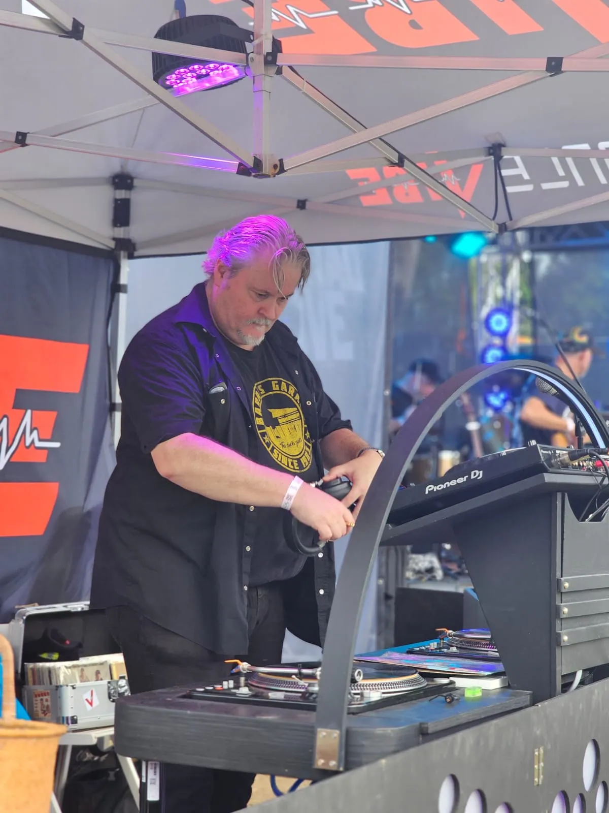 Jarrod cueing up a record